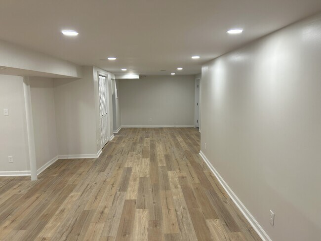 Building Photo - 2620 Thornhill Rd NW