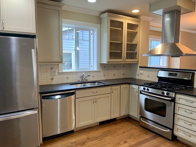 Foto principal - 3424 34th Ave W