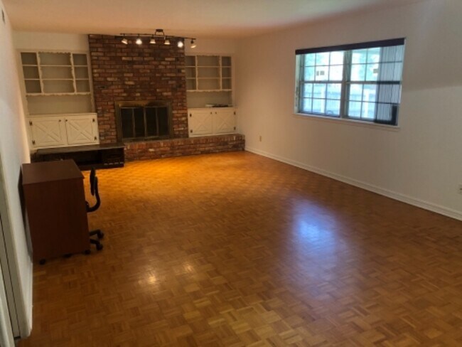 Foto del edificio - 3608 N Independence Ave