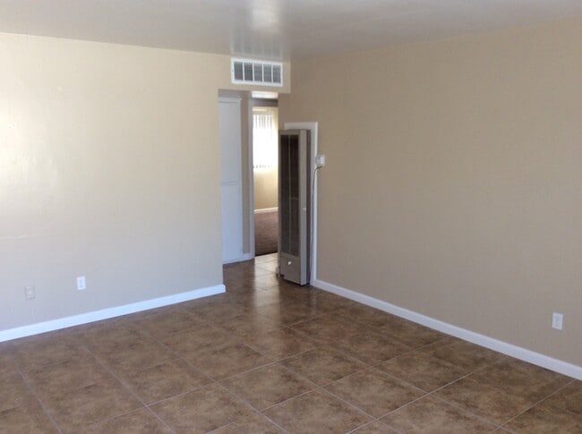 Building Photo - 2114 Brundage Ln