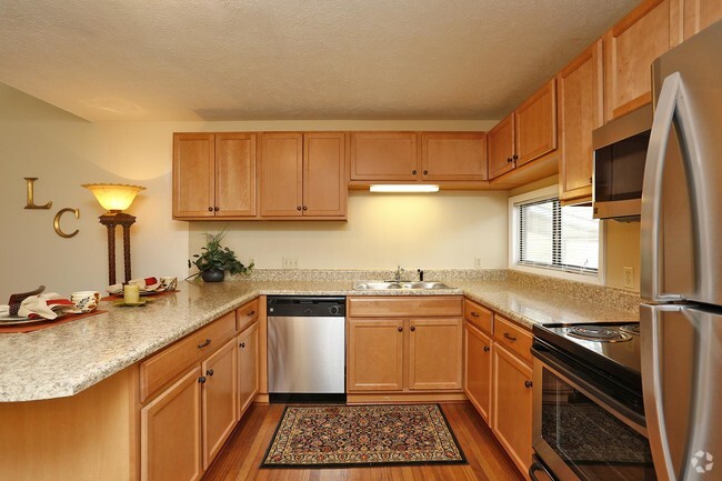 Kitchen - Lake Clair Apartments