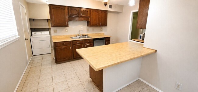 Building Photo - 1508 Finley Dr