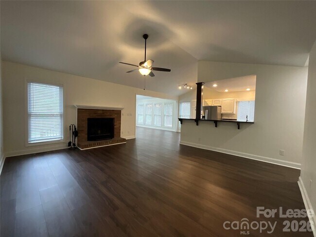 Foto del edificio - 11431 Howell Center Dr