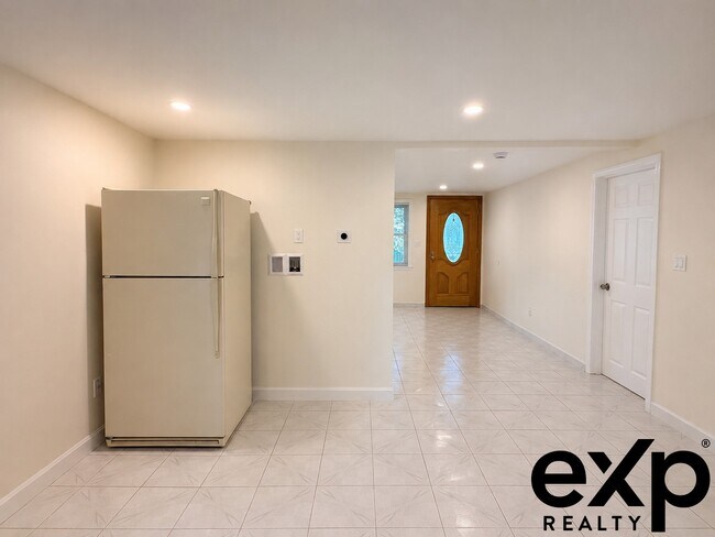 Foto del edificio - 43 Witherbee Ave