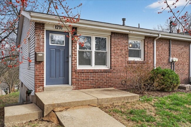 Building Photo - 1210 N 5th St