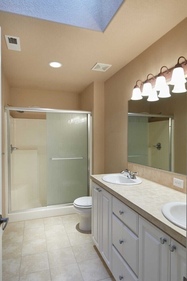 Building Photo - Willamette Landing Home on a Corner Lot