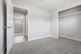 Building Photo - 7823 Glass St