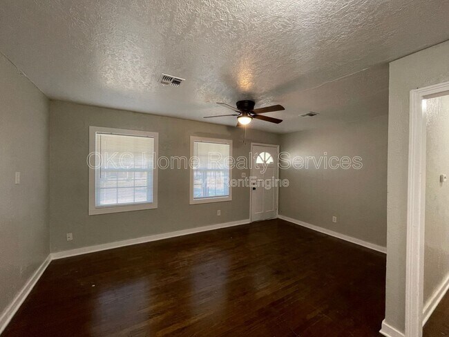 Foto del edificio - 1304 NW 99th St