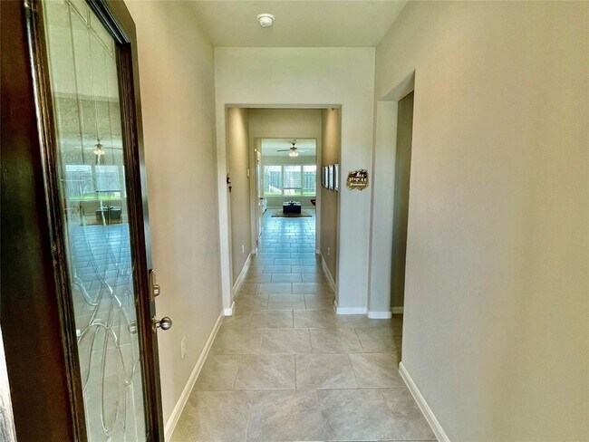 Building Photo - 18326 Pin Oak Lake Dr