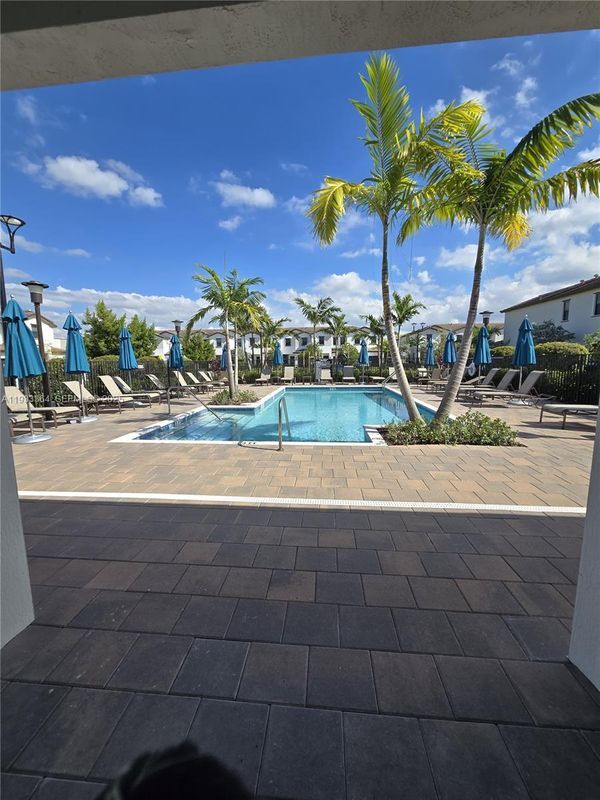 Foto del edificio - 200 SW 159th Way