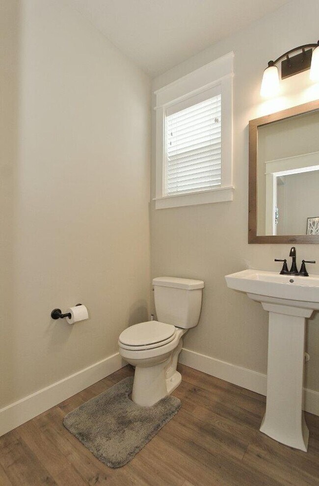 Foto del edificio - Lovely 4 bed 2 1/2 bath Home in Meridian, Available first week of July