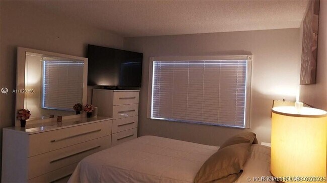 Foto del edificio - 1560 McKinley St