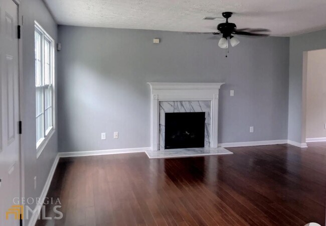 Building Photo - 5842 Wellborn Oaks Ct