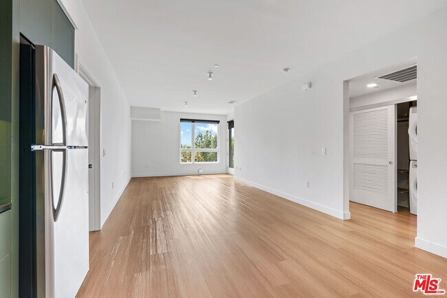 Foto del edificio - 10601 Washington Blvd