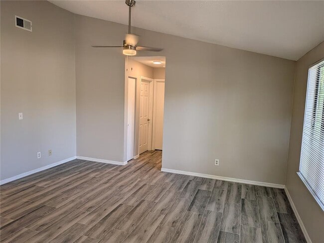 Building Photo - 1024 Howell Ave