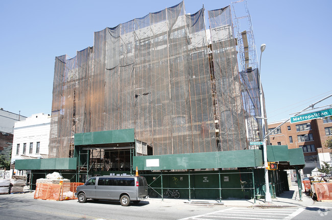 Primary Photo - 291 Metropolitan Ave