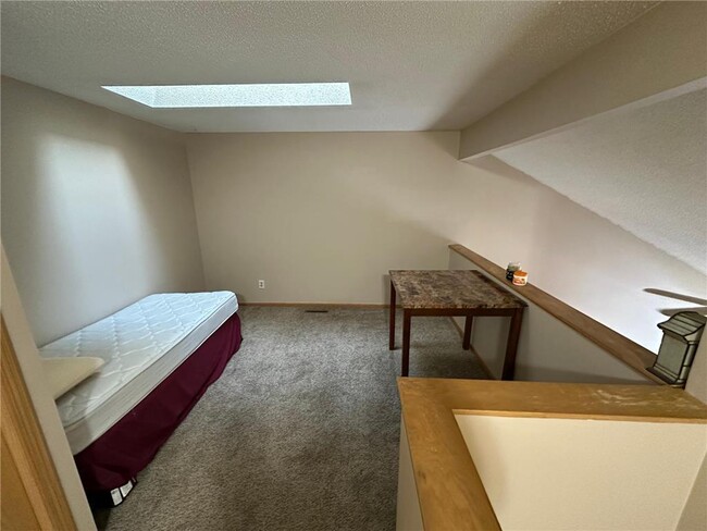 Building Photo - 8878 Spring Ln