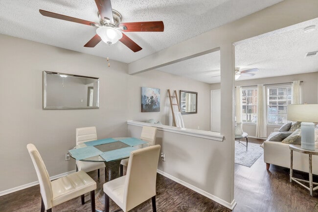 Building Photo - Creekside Village Apartments