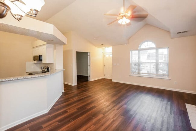 Foto del edificio - 5744 Heron Point Pl SW