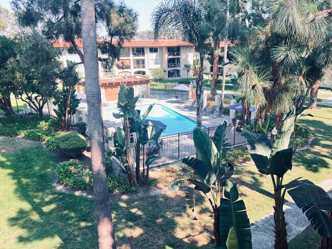 Foto del edificio - San Diego Mission Remodeled Top Floor One ...