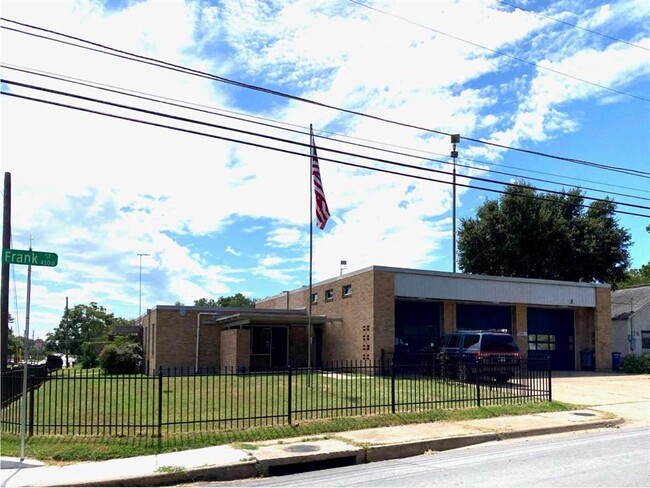 Building Photo - 4114 Frank St