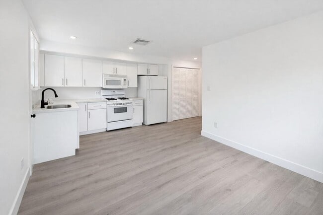 Foto del edificio - 445 SW 3rd St