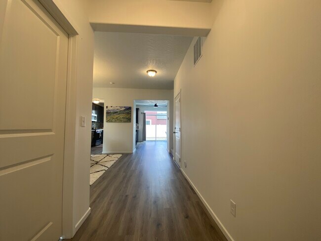 Building Photo - 1022 N Corbin Ln