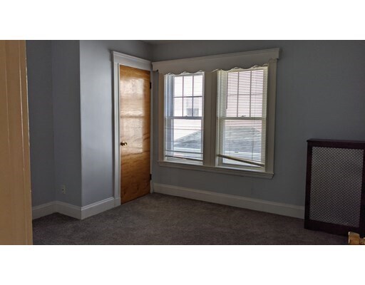 Building Photo - 77 Linwood St