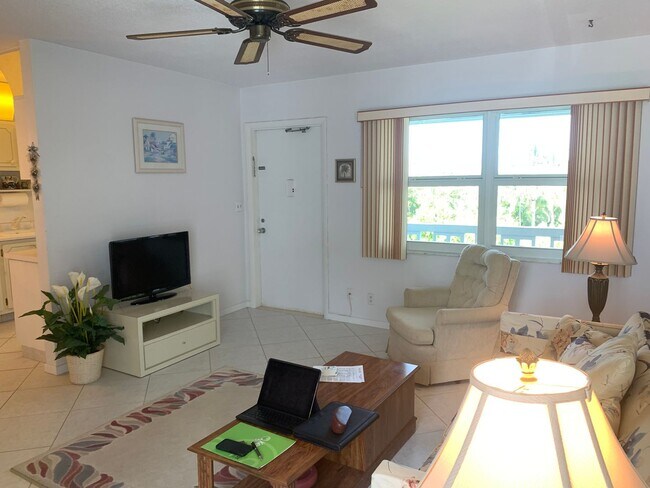 Foto del edificio - 224 Hibiscus Ave