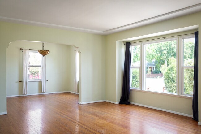 Building Photo - 6261 Agnes Ave