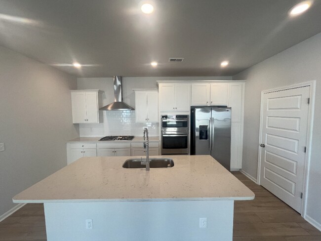 Building Photo - 5004 Del Corso St