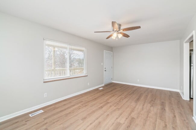 Building Photo - 411 Cherokee Heights Dr