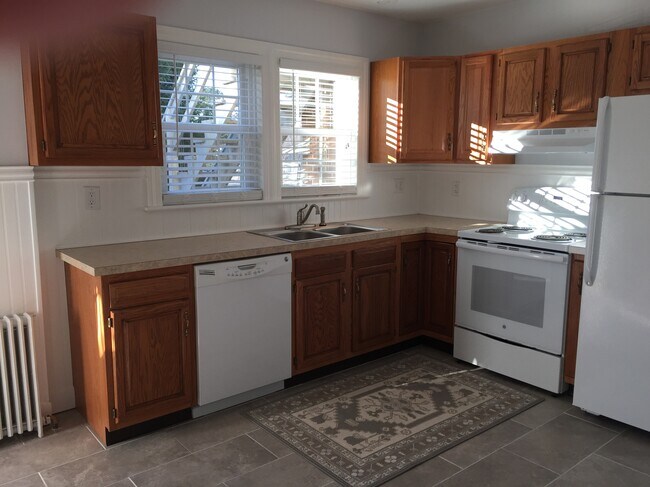 Kitchen - 806 Broadway