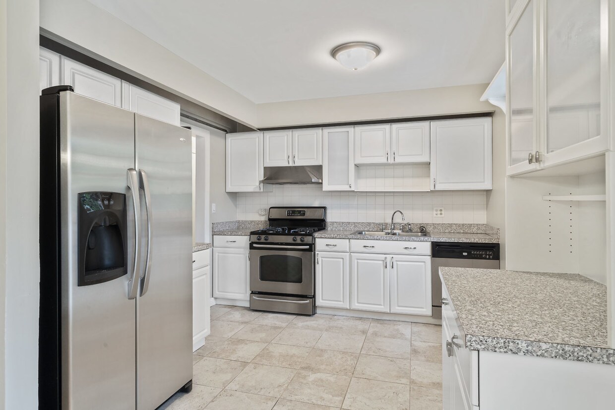 1210 Wilson Ave, Wheaton, IL 60189 House for Rent in Wheaton, IL