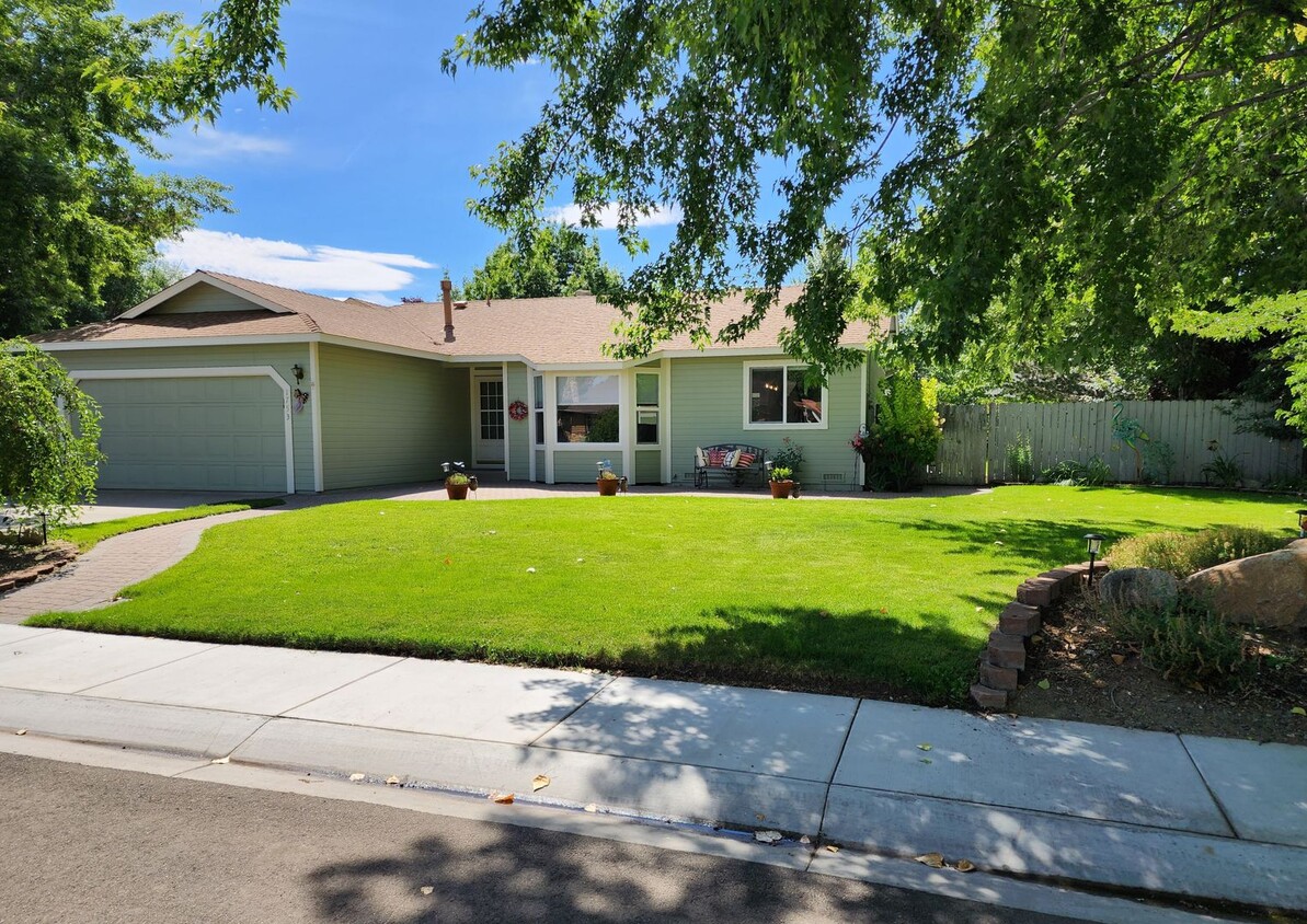 Foto principal - Newly remolded home in Westwood Village of...