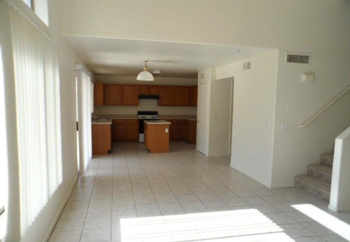 Foto del edificio - Great Open Floor Plan Near Stadium!