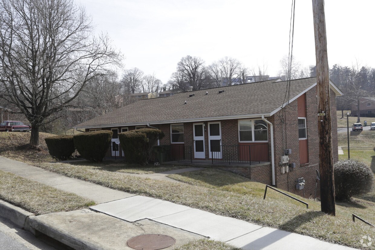 Livingston and Erskine Walton Apartments in Asheville, NC