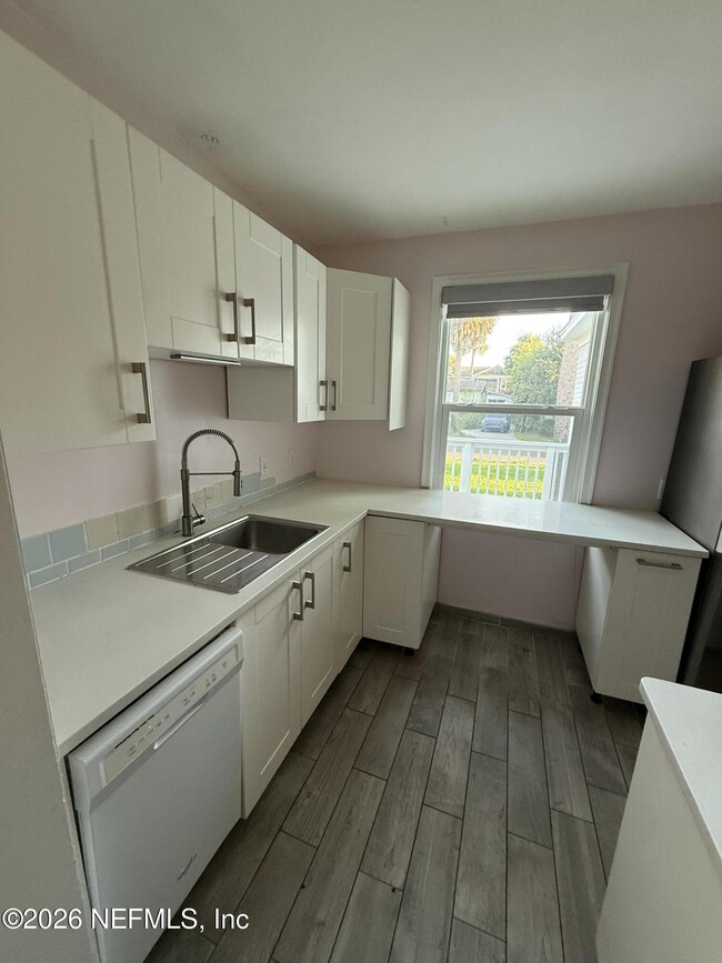 Building Photo - 1096 East Coast Dr