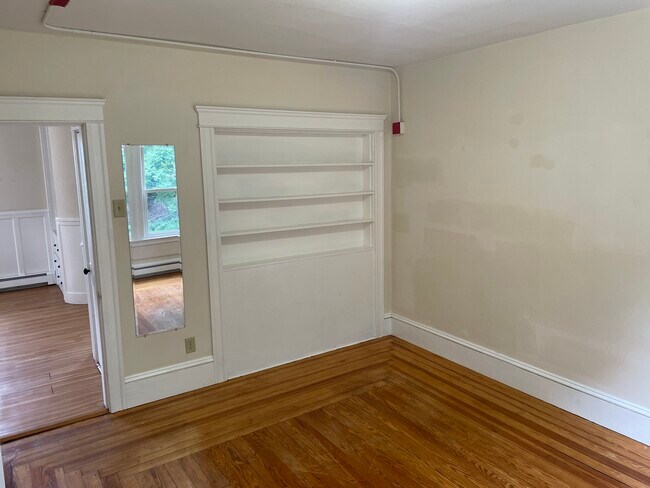 Building Photo - 3 BR Quiet Area Near Blackstone River Bike...