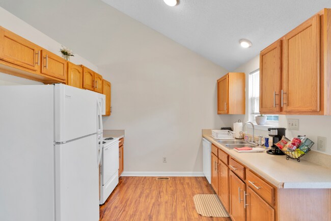 Foto del edificio - 1216 Eagle Ridge Dr