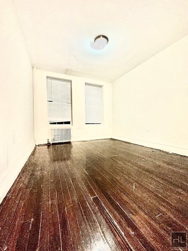 Foto del edificio - 28-12 47th Street Apt 1R