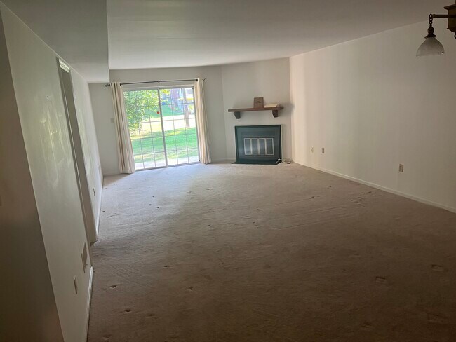 Building Photo - 151 Valley Greene Cir