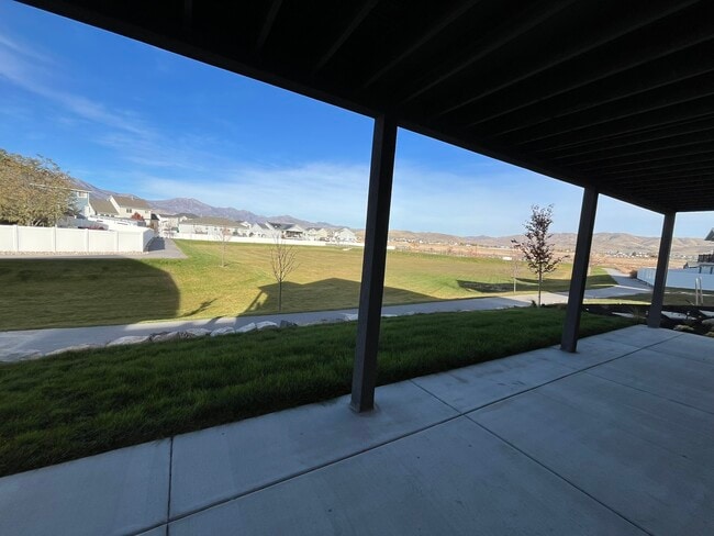 Building Photo - 7899 N Bristlecone Rd