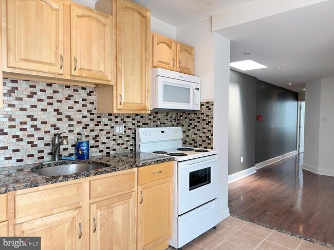 Building Photo - 1301 W Moyamensing Ave