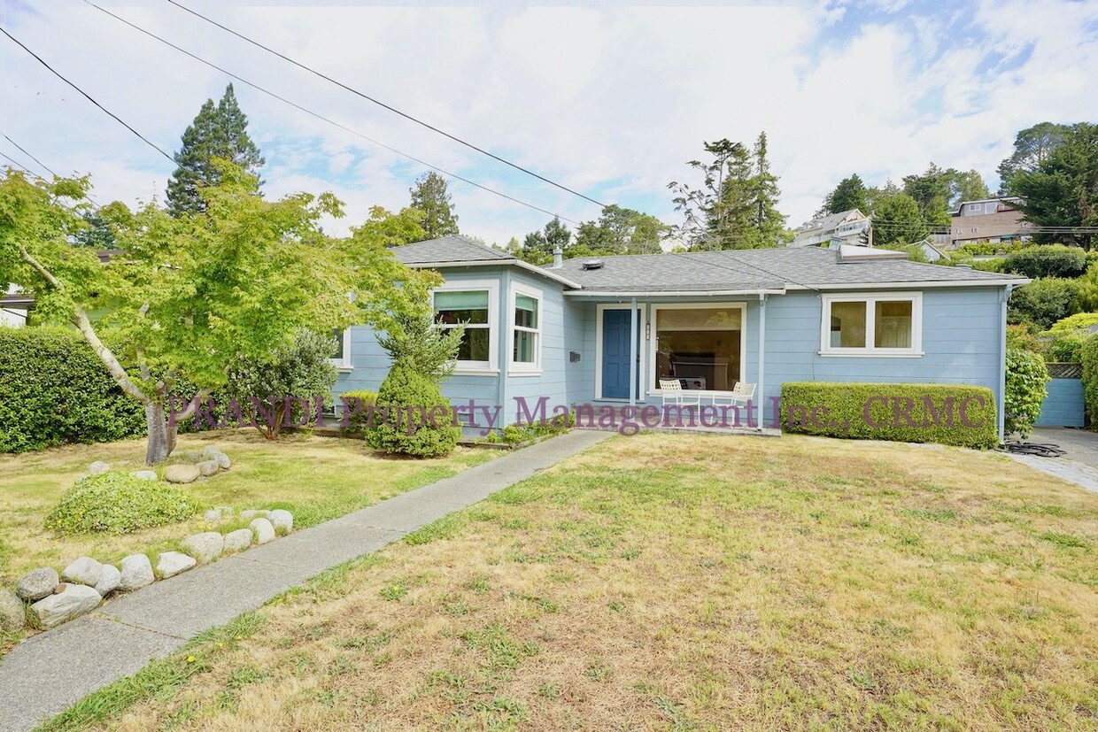 Primary Photo - COMING SOON! One Level Tam Valley Home wit...