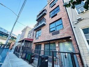 Building Photo - 129 Stockholm St