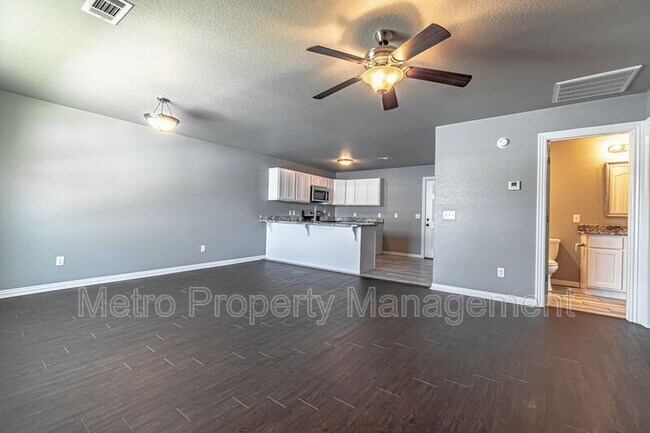 Building Photo - 109 2nd Ave SW