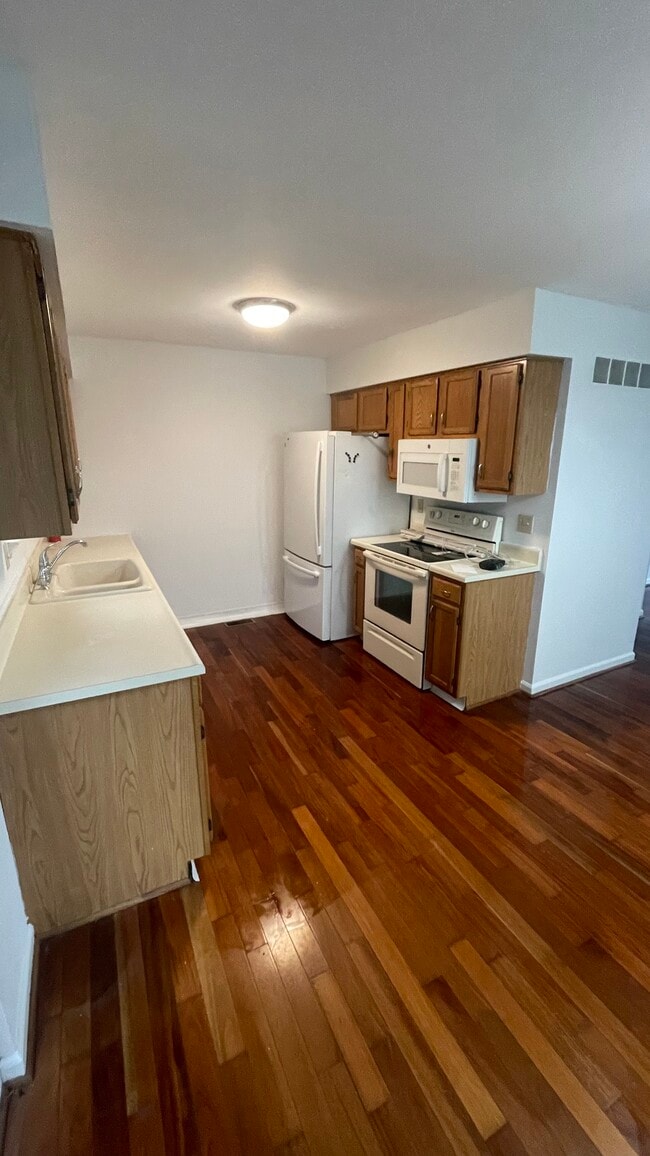 Building Photo - 624 Candlestick Ln