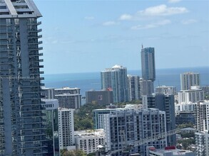 Building Photo - 350 S Miami Ave
