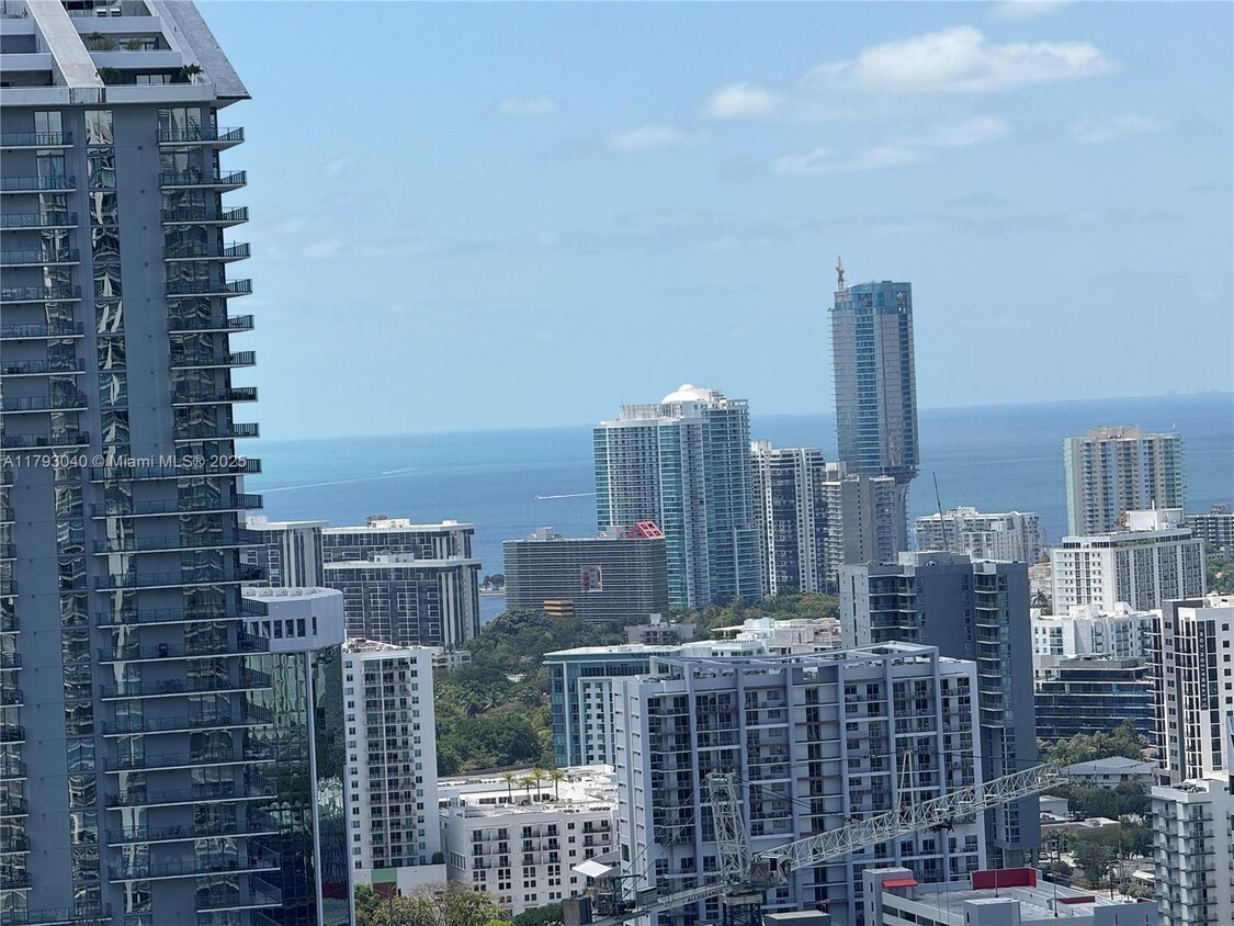 Primary Photo - 350 S Miami Ave